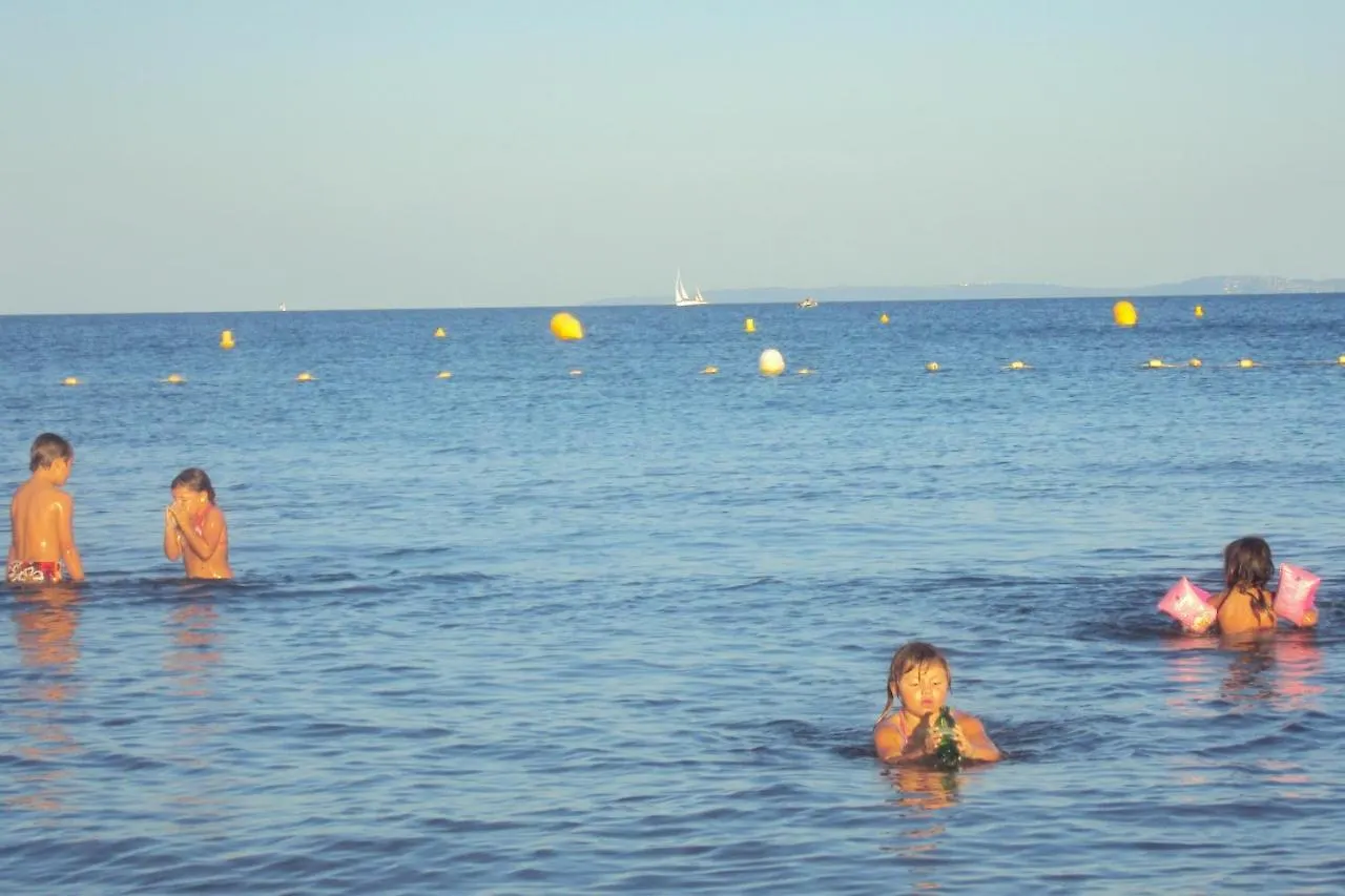 Appartement AVVENTURA Vacances Sud à Hyères